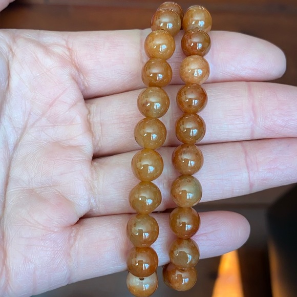 Natural Red Jade Round Beaded Bracelet - Picture 9 of 9